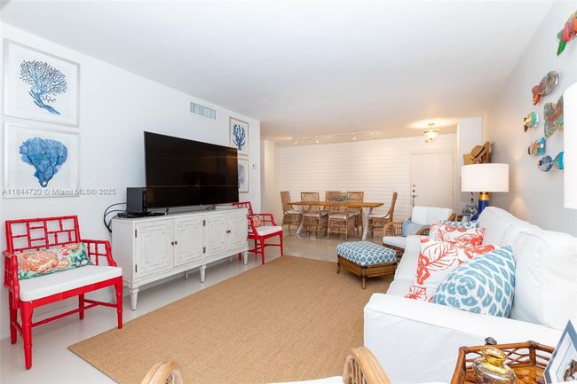 APT-5B - 77 Crandon Blvd, Condo with 1 bedrooms, 2 bathrooms and null parking in Key Biscayne FL | Image 12