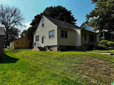 333 S 9 Th St, House other with 3 bedrooms, 2 bathrooms and null parking in Cherokee IA | Image 2