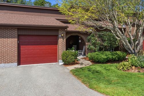 36-36 Hawthorne Cir, Peabody, MA, 01960-2739 | Card Image