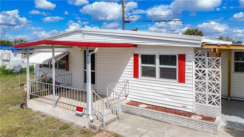 139 Gaslight Ave, NORTH FORT MYERS, FL, 33917-6532 | Card Image