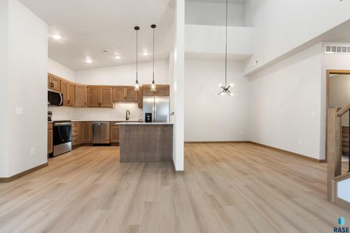 2401 E Jetty Pl Place, Sioux Falls, SD, 57108 | Card Image