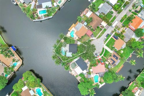 00-2702 Scott St, Hollywood, FL, 33020-1821 | Card Image