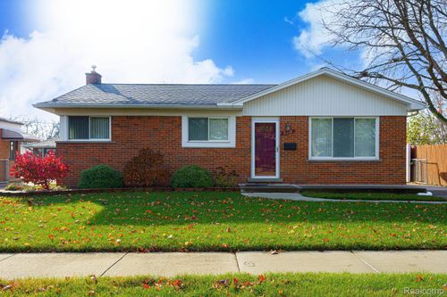 8318 Christine St, Warren, MI, 48093-2878 | Card Image
