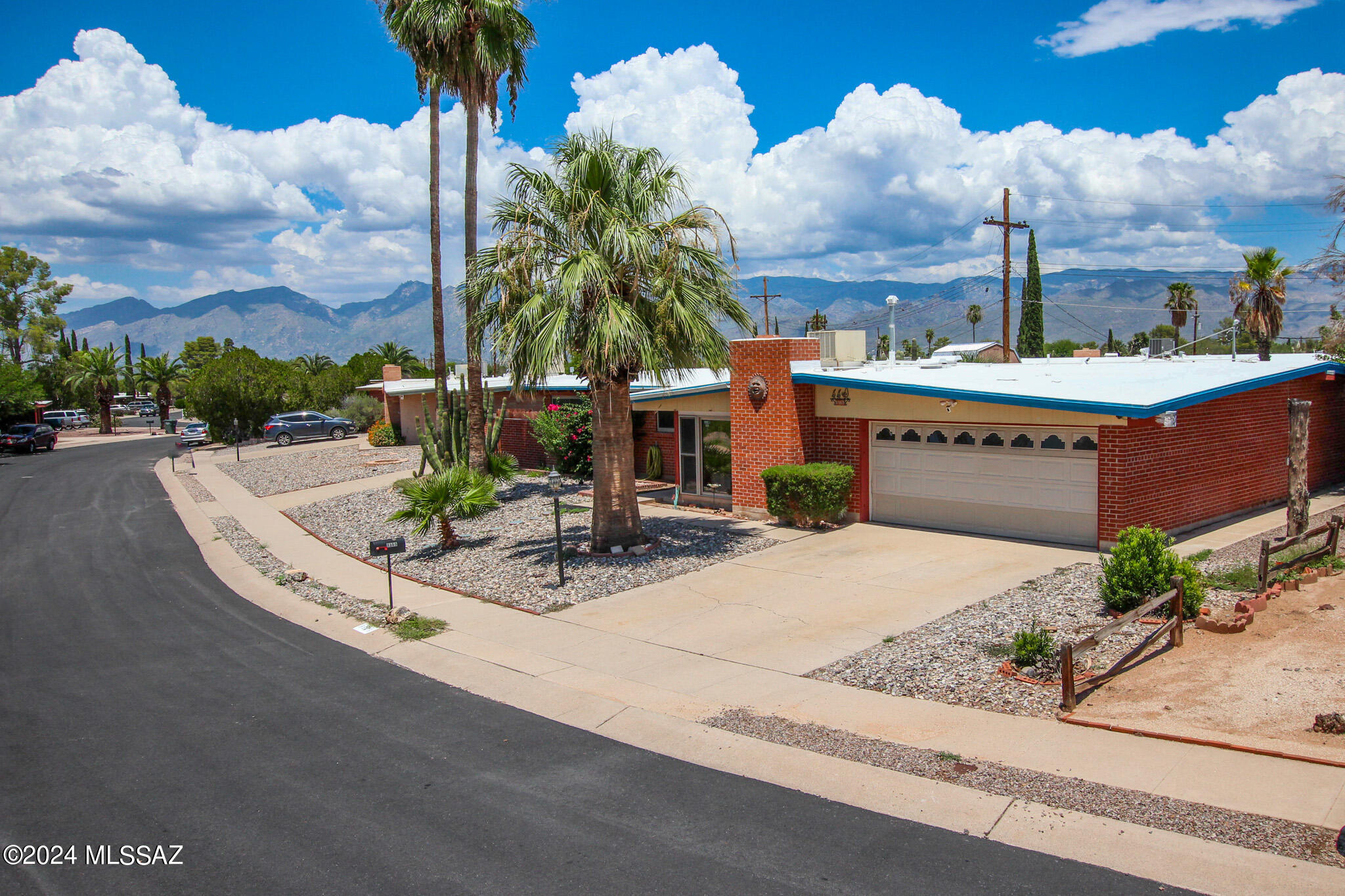 Kirkpatrick Cir, Tucson, AZ 85710