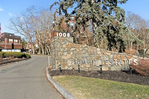apt-1m-1008 Paradise Rd, Swampscott, MA, 01907-1303 | Card Image