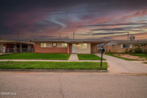 10369 Redwood St, El Paso, TX, 79924-2633 | Card Image