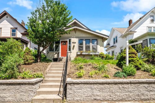 815 Thomas Ave, Saint Paul, MN, 55104-2750 | Card Image