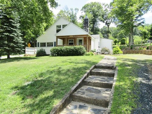 807 Mount Jefferson Rd, West Jefferson, NC, 28694-8334 | Card Image