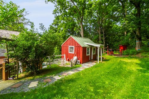 143 Mountain Ln, Beacon, NY, 12508-3522 | Card Image