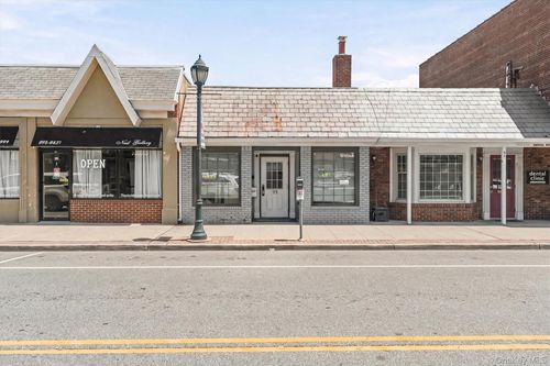 95 Rockaway Ave, Valley Stream, NY, 11580-5810 | Card Image