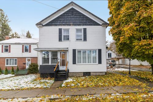 {{alt}} | Card Image