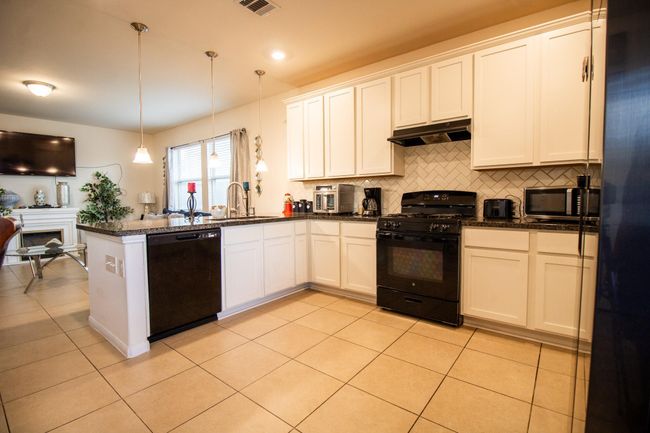 7735 Nevaeh Crest Path, House other with 3 bedrooms, 2 bathrooms and 2 parking in Houston TX | Image 17