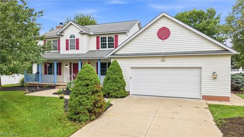 908 Sand Lot Cir, Louisville, OH, 44641-8452 | Card Image