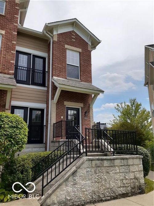 6576 Reserve Dr, Indianapolis, IN, 46220-1889 | Card Image