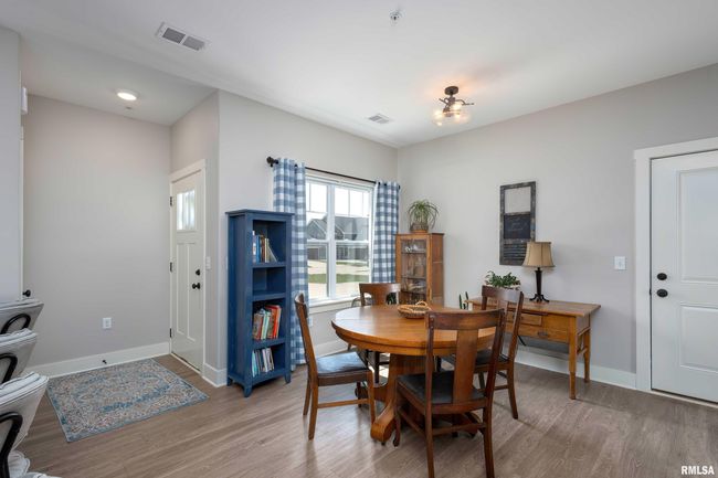3036 Shanes Way, Condo with 2 bedrooms, 2 bathrooms and null parking in Bettendorf IA | Image 6