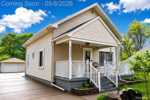 20804 Rensselaer St, Farmington Hills, MI, 48336-6212 | Card Image
