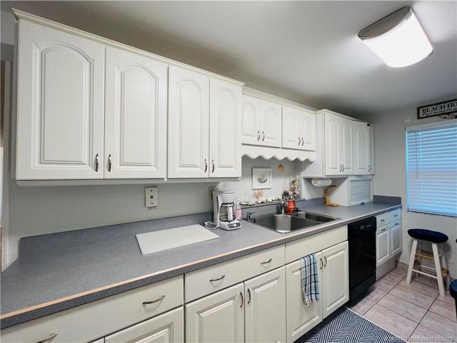 APT-401 - 10044 Ocean Dr, Condo with 3 bedrooms, 2 bathrooms and null parking in Jensen Beach FL | Image 10