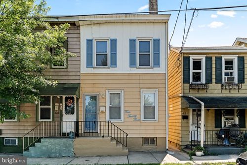 423 Woodland St, Trenton, NJ, 08610-6148 | Card Image
