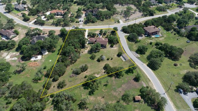 211 Comal Run, House other with 3 bedrooms, 4 bathrooms and null parking in Bulverde TX | Image 39