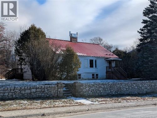 775 Murray Ave, Bathurst, NB, E2A1V3 | Card Image