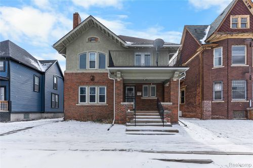 681 Clairmount St, Detroit, MI, 48202-1527 | Card Image
