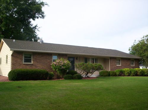 4204 Allendale Dr, Janesville, WI, 53546-2143 | Card Image