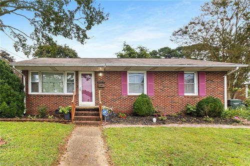 38 Saint Albans Dr, Hampton, VA, 23669-2329 | Card Image