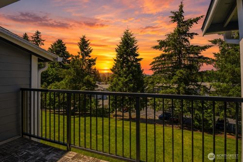 p302-14221 Ne 181st Pl, Woodinville, WA, 98072-8591 | Card Image