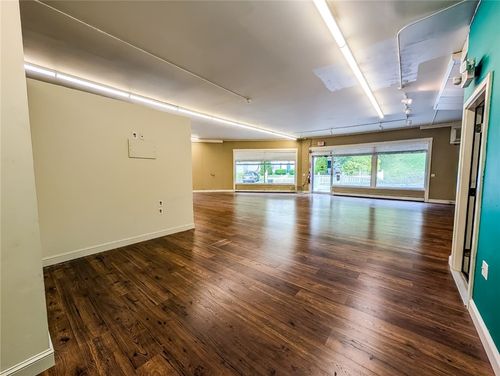 5 Church St, West Warwick, RI, 02893-4004 | Card Image