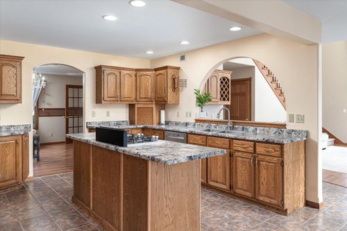 203 Eagles Bluff Rd, La Crescent, MN, 55947-1827 | Card Image