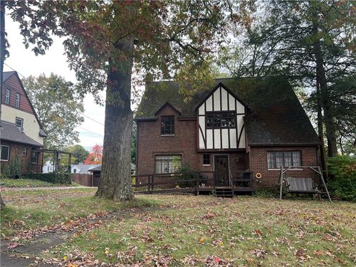 310 Sumner Ave, New Castle, PA, 16105-2617 | Card Image