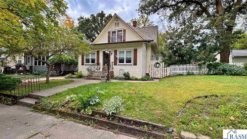 212 2nd St S, Waterville, MN, 56096-1406 | Card Image