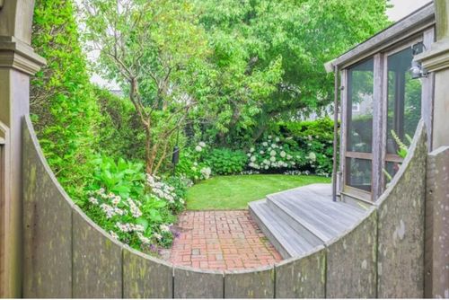 4 York, Nantucket, MA, 02554 | Card Image