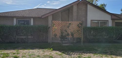 2805 Knoxville Dr, League City, TX, 77573-4704 | Card Image