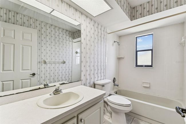 Second bathroom | Image 23