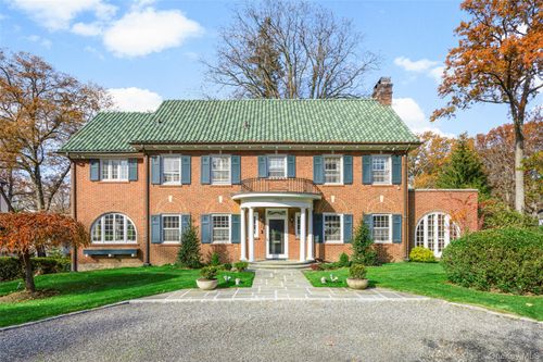 290 Overlook Rd, New Rochelle, NY, 10804-3827 | Card Image