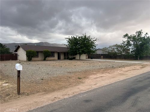 21181 Balsa, Apple Valley, CA, 92308 | Card Image