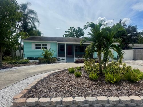 637 Beltrees St, Dunedin, FL, 34698-7702 | Card Image