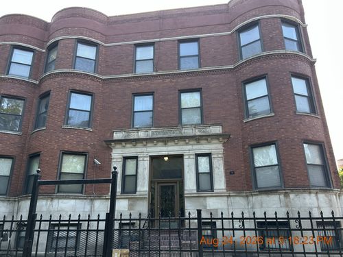 c2-5900 S King Dr, Chicago, IL, 60637-1382 | Card Image