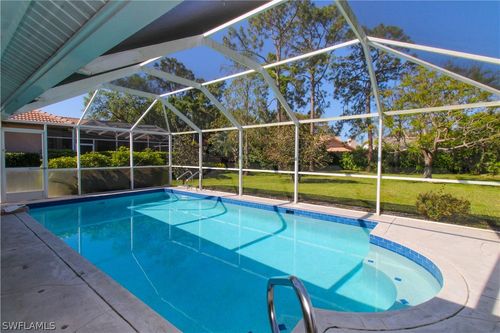 333 Wentworth Ct, NAPLES, FL, 34104-6535 | Card Image