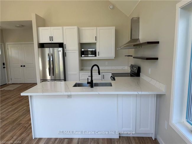 B - 8 Ridgeway Ave, House other with 2 bedrooms, 1 bathrooms and 1 parking in Guelph ON | Image 6
