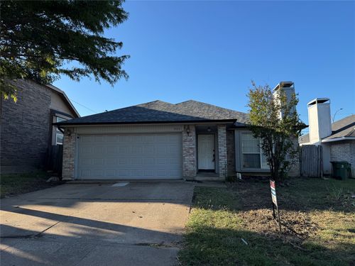 900 Cornfield Dr, Arlington, TX, 76017-6210 | Card Image