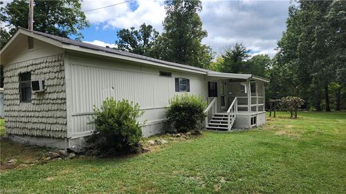 208 Joy Trl, Mocksville, NC, 27028-6226 | Card Image