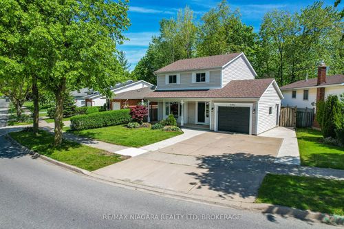 5993 Crimson Dr, Niagara Falls, ON, L2G7T2 | Card Image