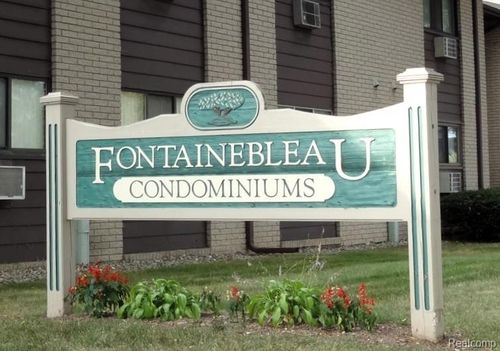 apt-229-995 N Cass Lake Rd, Waterford, MI, 48328-2382 | Card Image