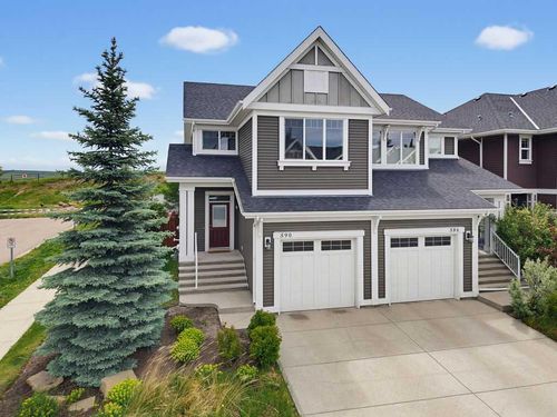 590 River Heights Cres, Cochrane, AB, T4C0R9 | Card Image