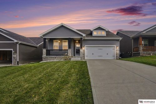 2212 Hedgeapple Rd, Plattsmouth, NE, 68048-5686 | Card Image