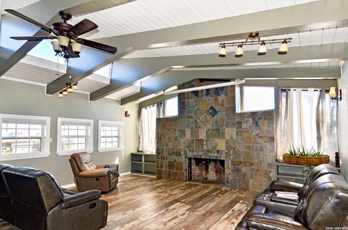 147 Trail Cir, Sandia, TX, 78383-5691 | Card Image