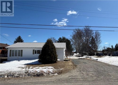 4418 Theresa Ave, Hanmer, ON, P3P1M2 | Card Image