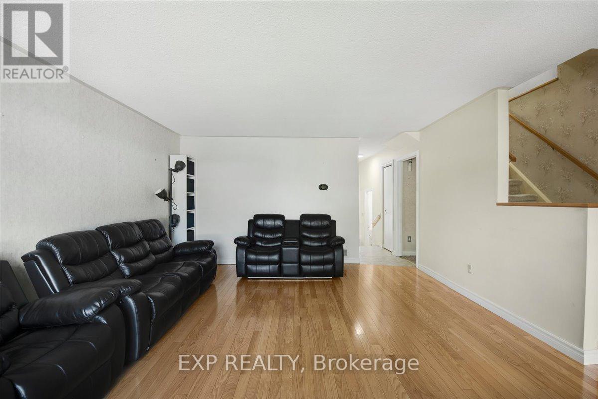 Residential in Oshawa (Eastdale) 4